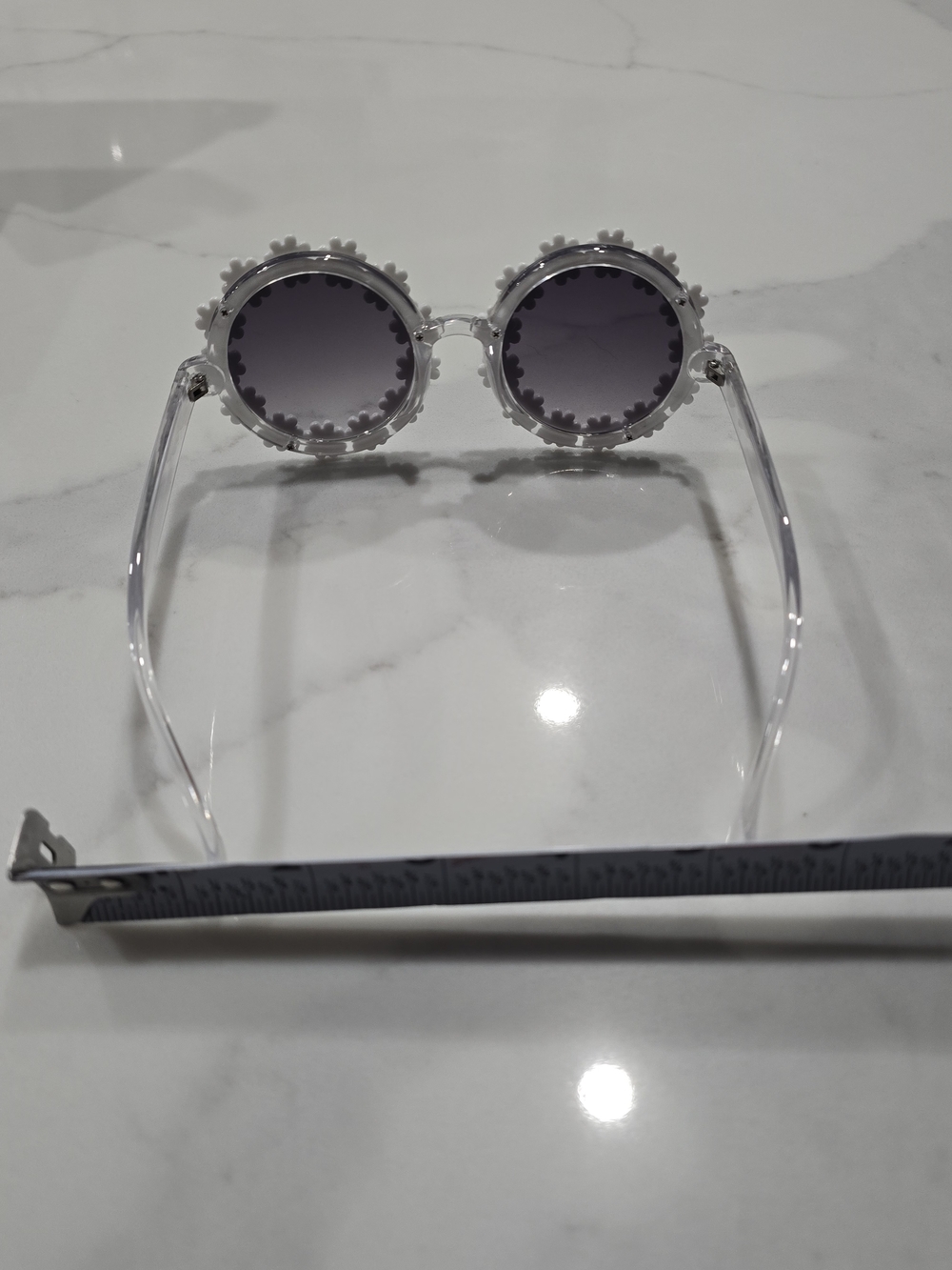 Set of 2 Cute Daisy Sunglasses Round White Floral Costume Festival Fashion Boho - Picture 4 of 7